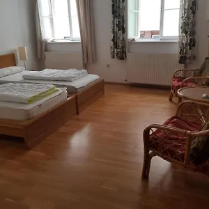 Hostel In Der Altstadt Nepomukb&b, Innsbruck